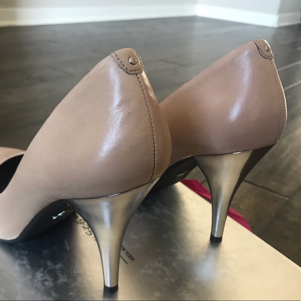 Kenneth Cole Nude Leather Heels - Picture 4 of 6